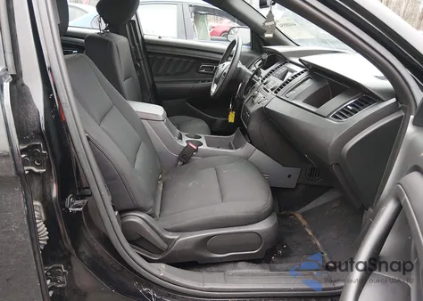 2016 Ford Police Interceptor z USA, uszkodzony, nr VIN 1FAHP2MT5GG156492